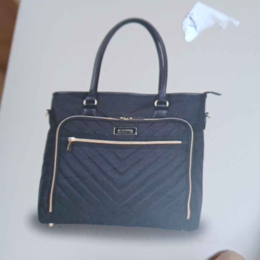 REACTION KENNETH COLE Chevron Computer Tote, NWT, Navy Gold 18"x13.5"x5.5"
